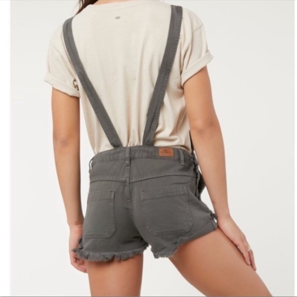 O’Neill Gray Mathilda Denim Short Raw Hem Overalls Size 1 (juniors) - Picture 3 of 12